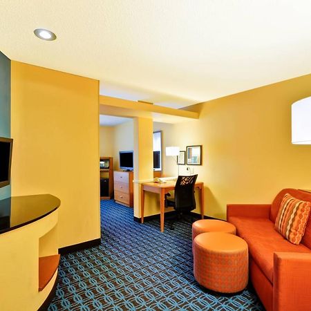 Fairfield Inn & Suites Dallas Medical/Market Center Экстерьер фото